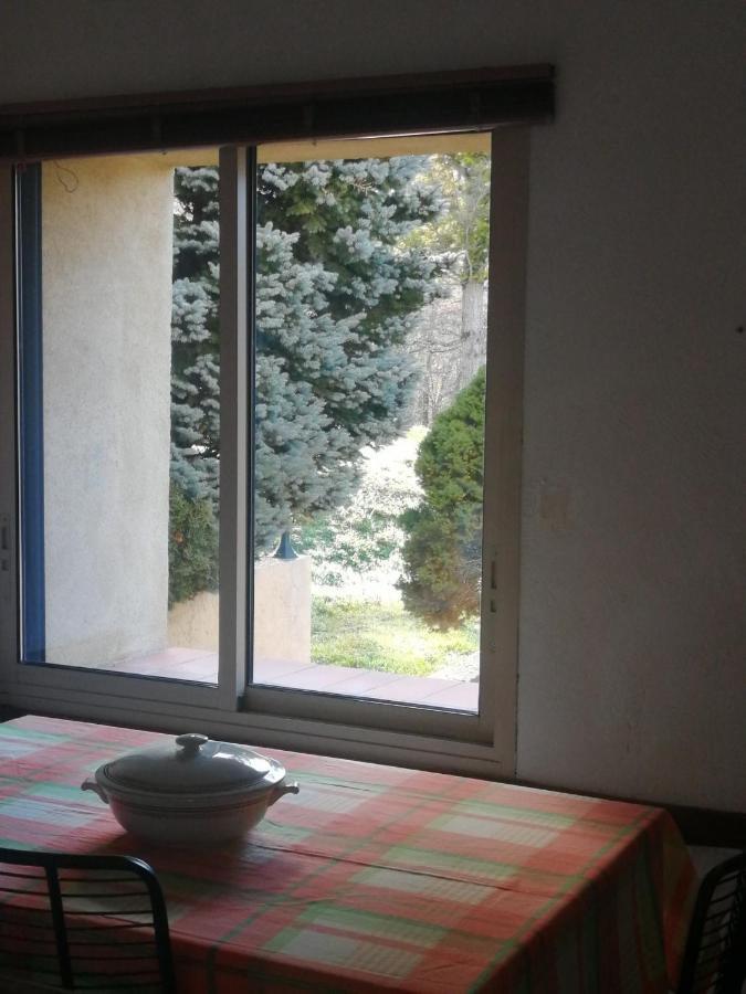 Location De Vacances A Neylis Avec Vue Sur Les Forets Et Les Champs Carla-de-Roquefort Ngoại thất bức ảnh